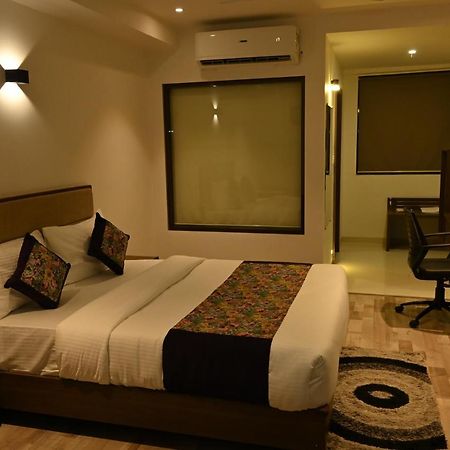 The Orange Zest Hotel Vithalpur ภายนอก รูปภาพ